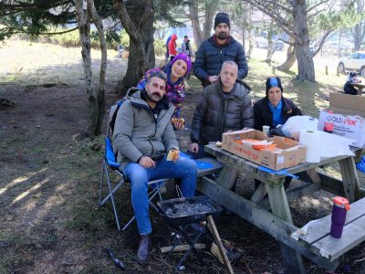 KARLAR ÜZERİNDE PİKNİK DÜZENLENDİ