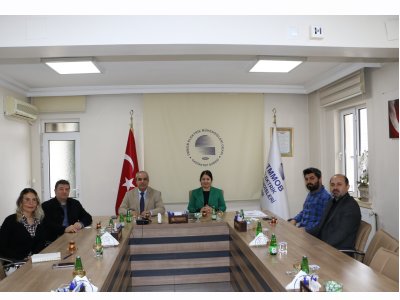 GİBTÜ TEKNOLOJİ TRANSFER OFİSİ MÜDÜRÜ DR. ÖĞR. ÜYESİ YASİN İÇEL, ELEKTRİK-ELEKTRONİK MÜHENDİSLİĞİ BÖLÜM BAŞKANI PROF. DR. MEHMET ALİ ÖZÇELİK, BÖLÜM BAŞKAN YARDIMCISI DOÇ. DR. MUSTAFA KARHAN VE DR. ÖĞR. ÜYESİ HAMDULLAH ÖZTÜRK, EMO GAZİANTEP ŞUBE BAŞKANI İS
