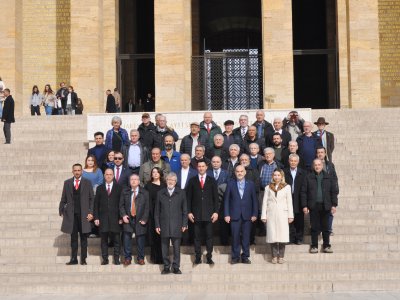 EMO ANKARA ŞUBESİ HEYETİ ANITKABİR`İ ZİYARET ETTİ