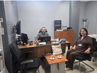 ŞUBE BAŞKANIMIZ İSLİM ARIKAN, ERUSLU GLOBAL ENERJİ KOORDİNATÖRÜ ONUR KURTGÖZ’Ü VE BİRİMDEKİ MESLEKTAŞLARIMIZI ZİYARET ETTİ.
