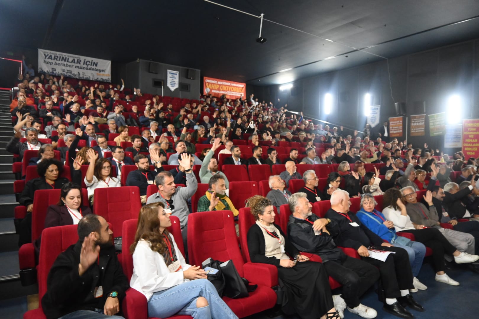 TMMOB MÜHENDİS, MİMAR VE ŞEHİR PLANCILARININ GÜNCEL SORUNLARI VE ÇÖZÜM ÖNERİLERİ KURULTAYI ANKARA’DA GERÇEKLEŞTİRİLDİ