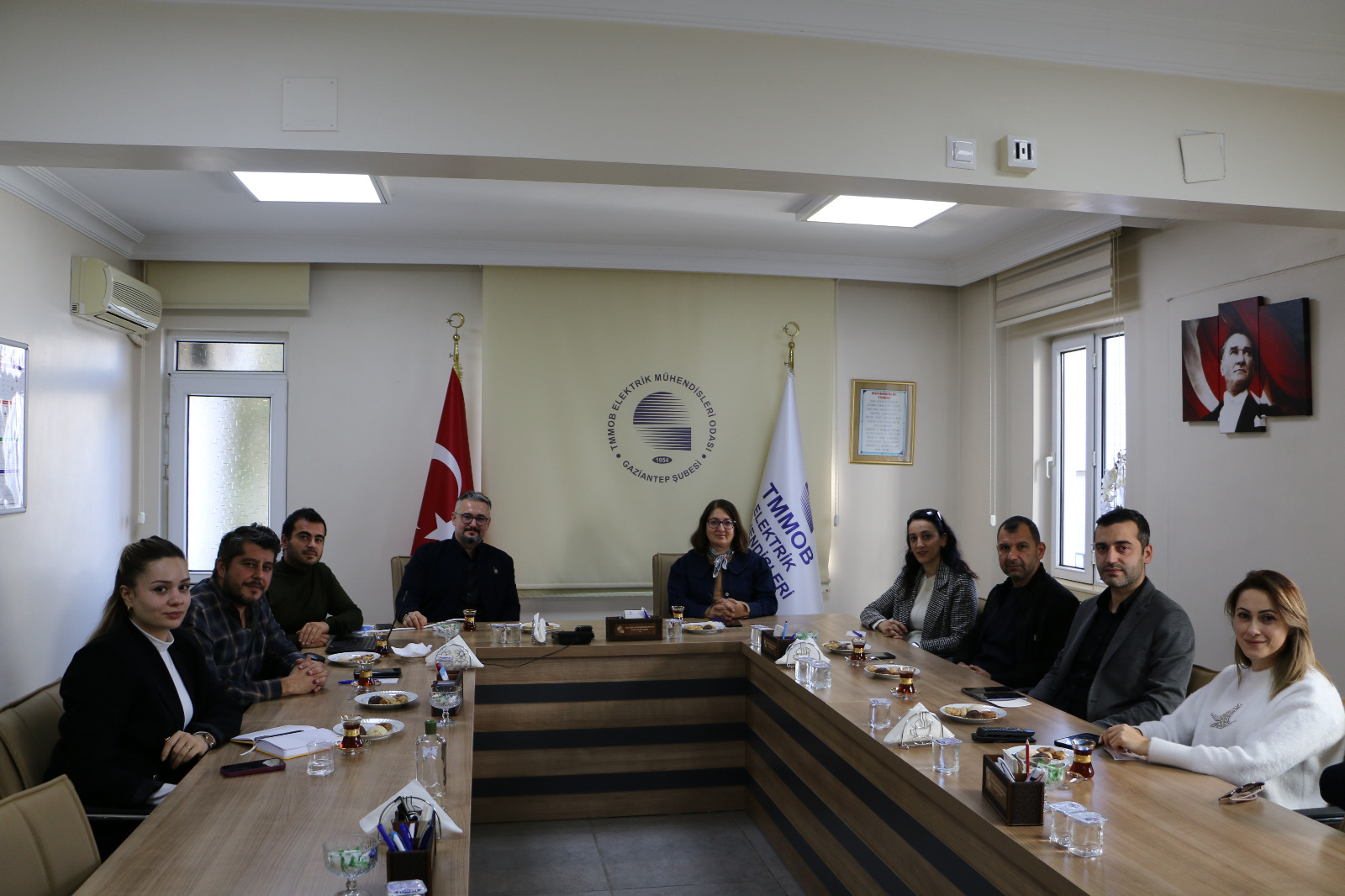 GAZİANTEP ENERJİSA YENİ BAĞLANTI BİRİMİ KOORDİNATÖRÜ ÜMİT ÇELİKER VE YENİ BAGLANTI BİRİMİ`N DE GÖREV YAPAN MESLEKTAŞLARIMIZ, ŞUBEMİZİ  ZİYARET ETTİLER.