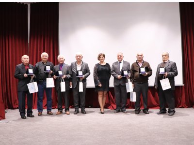 PLAKET TÖRENİ: 60, 50, 40 VE 25 YILLIK EMEK ONURLANDIRILDI