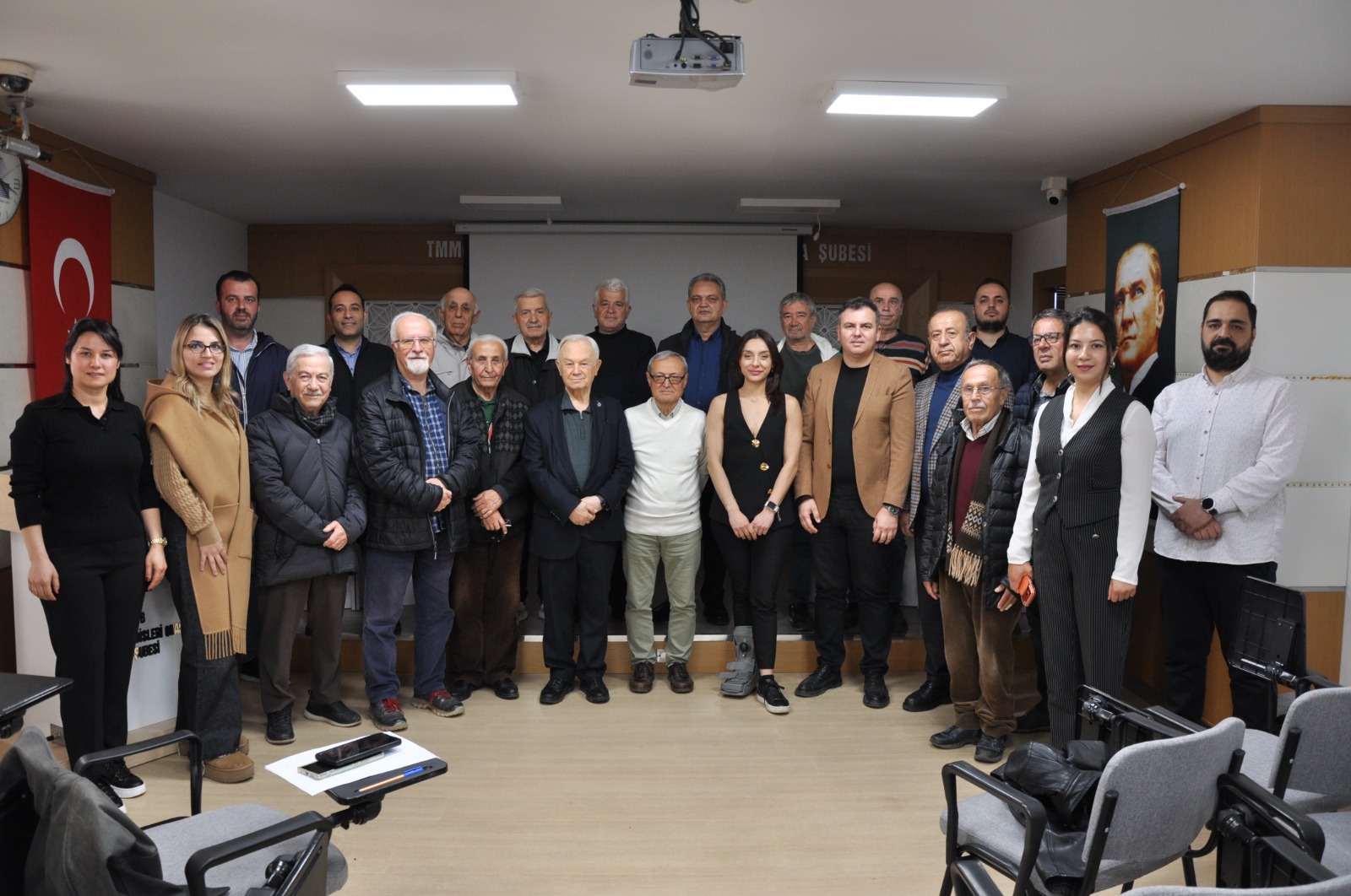 NÜKLEER GÜNLERE DOĞRU: SORUNLAR, RİSKLER VE TEHDİTLER” BAŞLIKLI PANEL DÜZENLENDİ