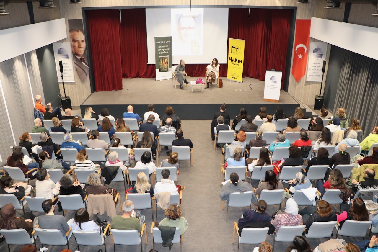AYFER TUNÇ ŞUBEMİZDE OKURLARIYLA BULUŞTU
