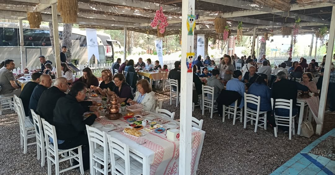 ANNELER GÜNÜ KAHVALTISI VE LONGOZ ORMANI GEZİSİ GERÇEKLEŞTİRİLDİ