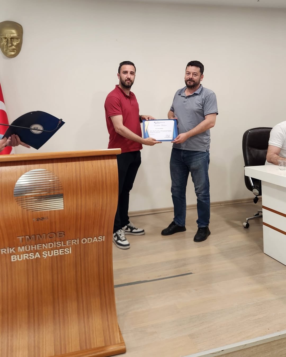 ULUDAĞ ELEKTRİK DAĞITIM A.Ş. (UEDAŞ) TARAFINDAN 30 HAZİRAN 2026`DAN SONRA KULLANILMAYA BAŞLANACAK YENİ PROJE KABUL VE ONAY PROGRAMININ TANITIM TOPLANTISI GERÇEKLEŞTİRİLDİ