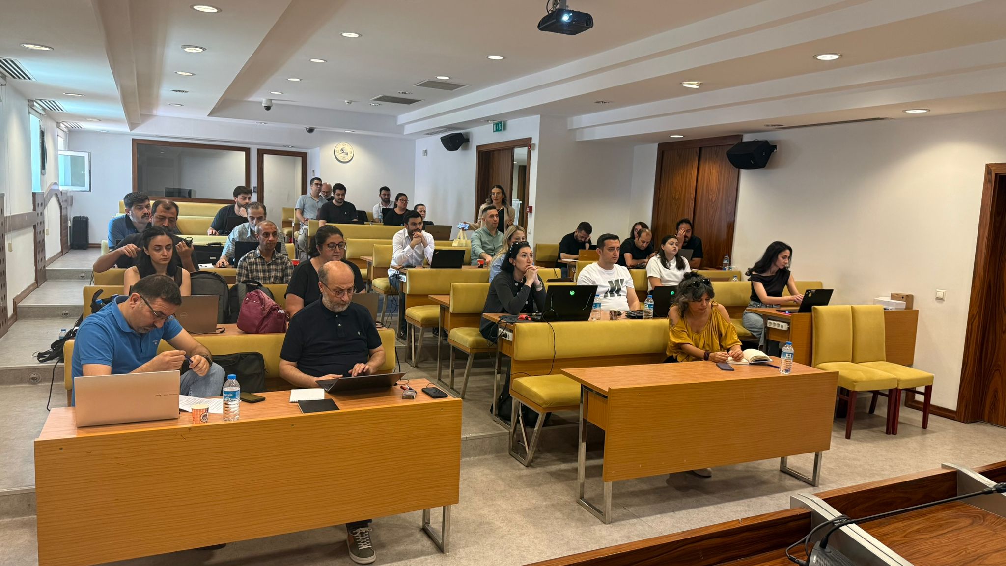ODA ÜYESİ EMO PERSONELLERİ ANKARA`DA BİR ARAYA GELDİ