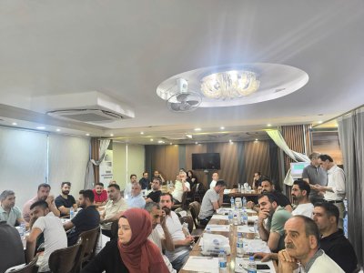 KAMUDA ÇALIŞAN ÜYELERİMİZLE BİR ARAYA GELİNEREK SORUNLARI GÖRÜŞÜLDÜ..